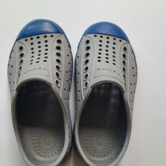 Native Shoes - Picture 5 of 6